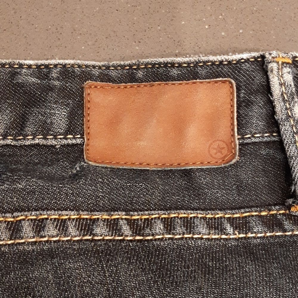 Converse "The Skinny One Star" Dark Denim Jeans - Picture 3 of 11
